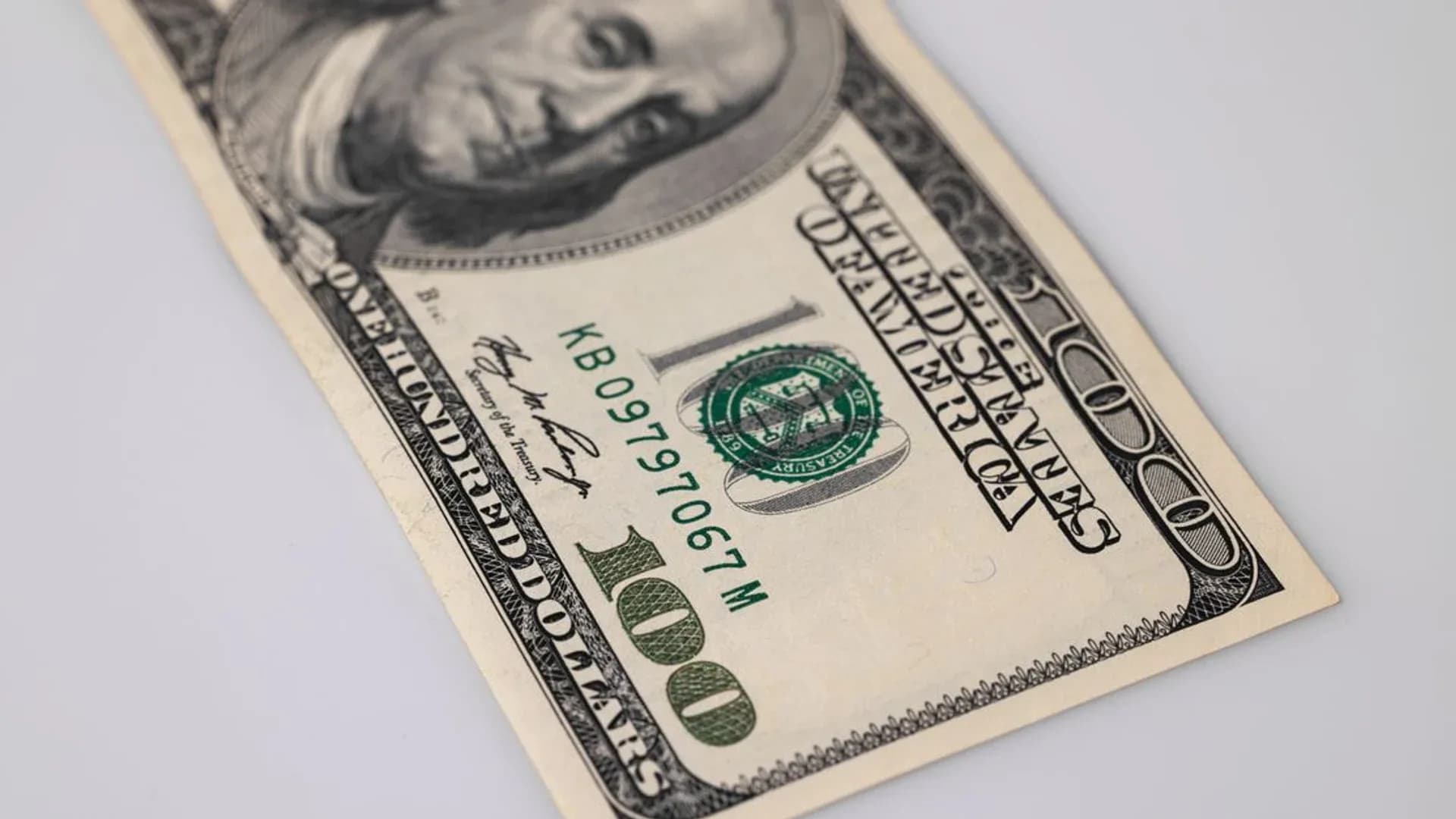 BI Pangkas Batas Beli Dolar Tunai Jadi US$10.000 Mulai 1 Juli 2026