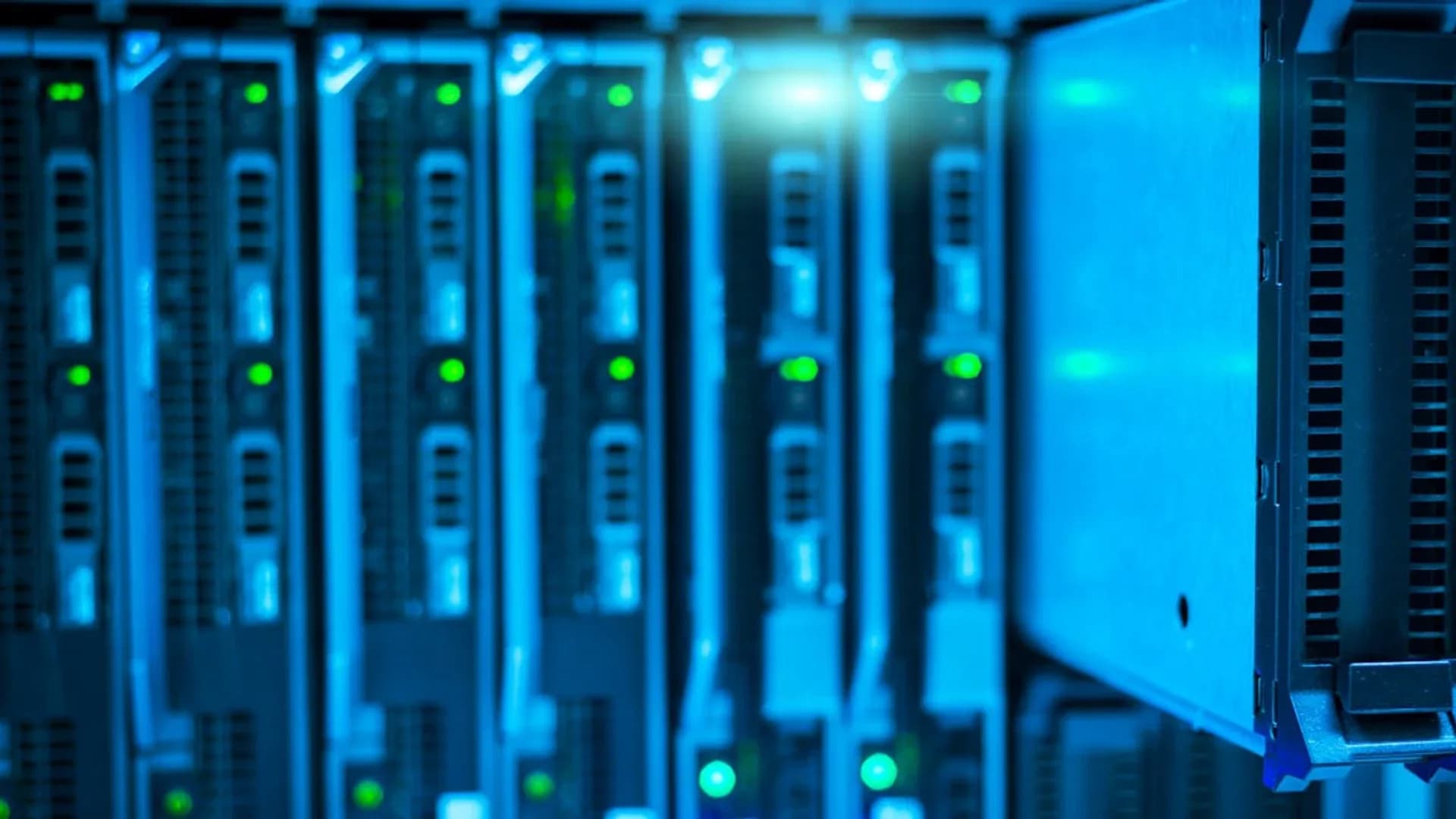 Server cloud computing — ilustrasi infrastruktur UMKM Indonesia