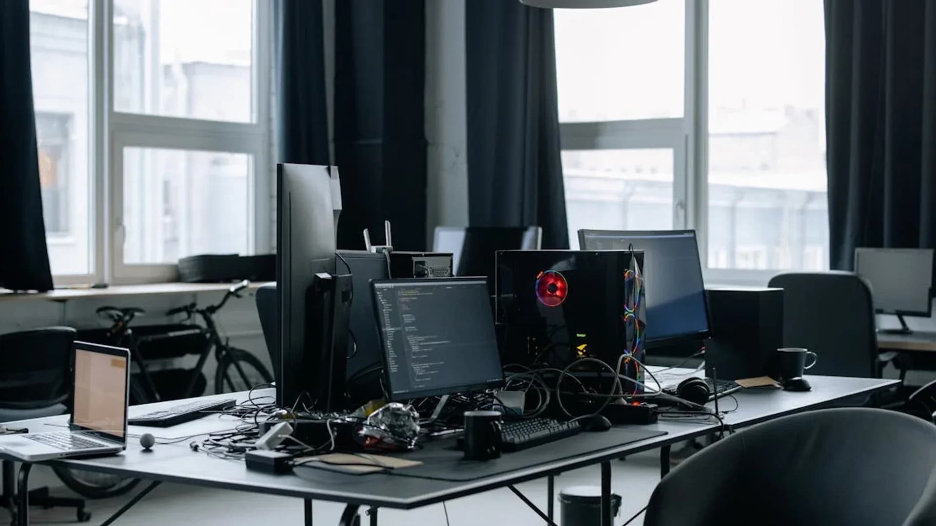 Setup self-hosted AI lokal di komputer pribadi