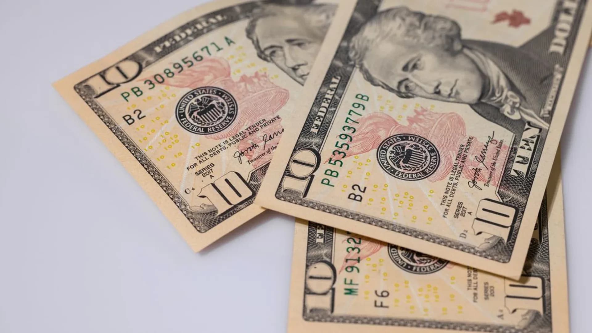 BI Turunkan Batas Pembelian Dolar Tunai Jadi US$10.000 per Bulan