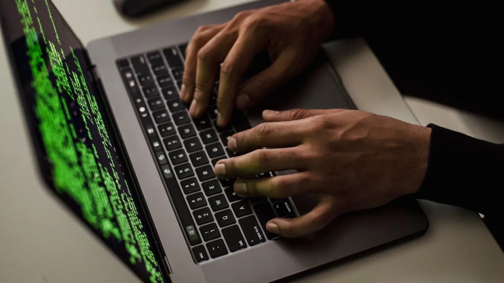 Pasal 29, 30, 32, 35 UU ITE · ancaman, akses ilegal, dan manipulasi data