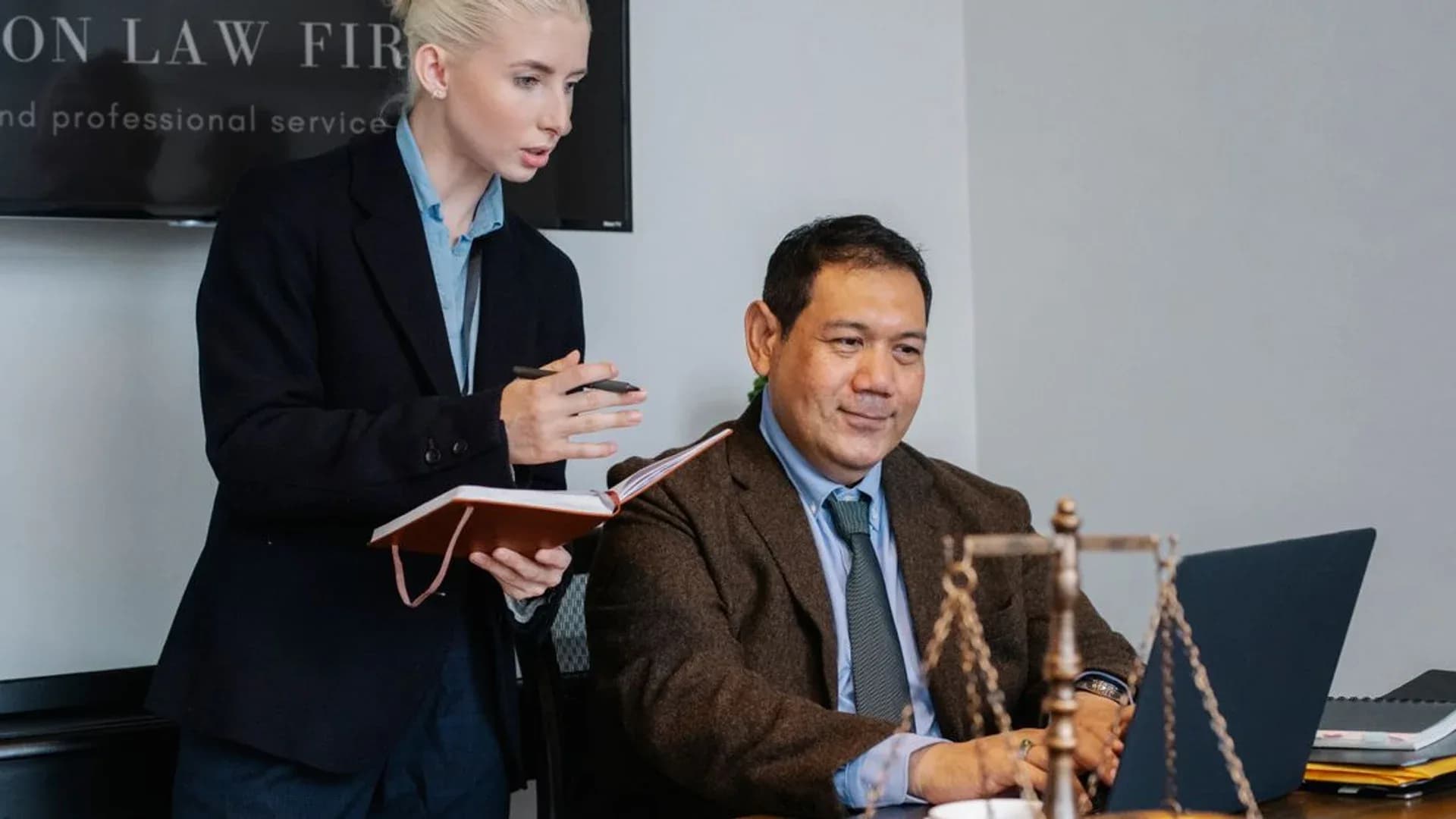 UU ITE · payung hukum aktivitas digital Indonesia, pasal penting dan revisinya