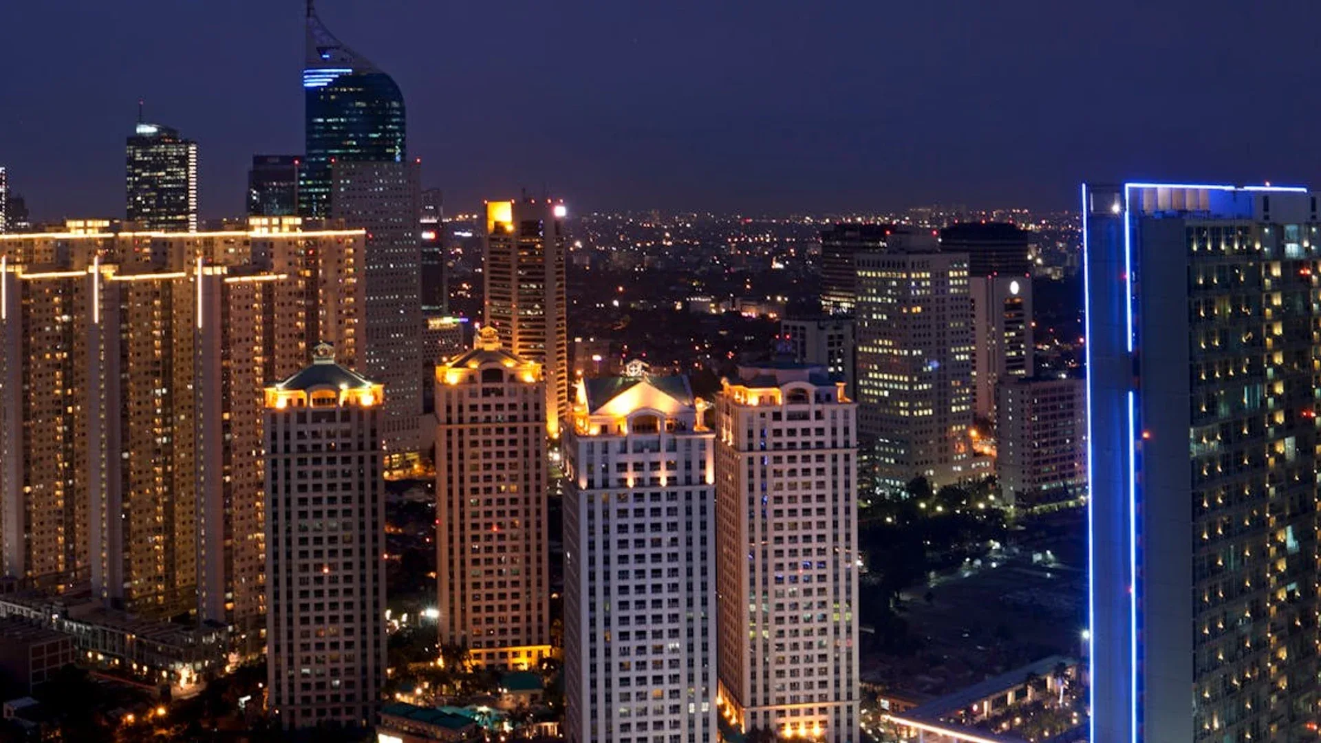 Perbandingan instrumen investasi konservatif Indonesia